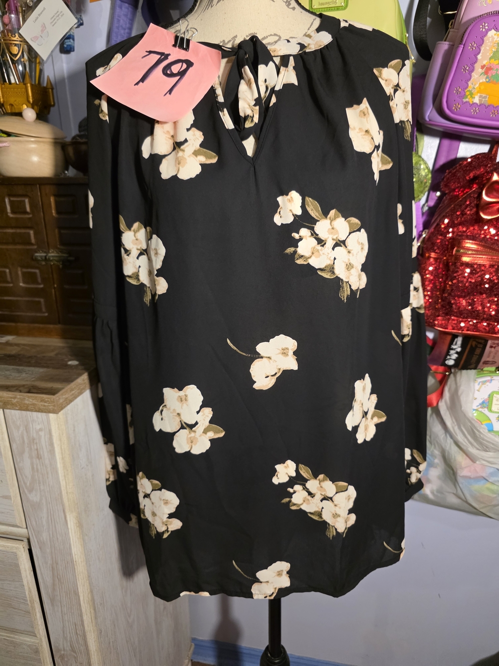 Ellos Black Blouse Floral Print Size 18 NWOT Balloons Sleeves Key Hole Collar